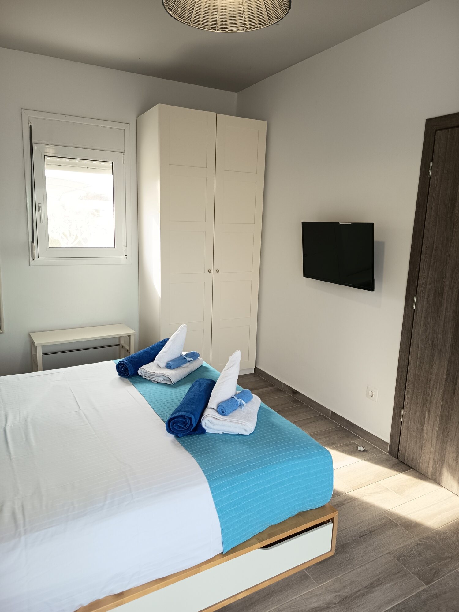 Room A (7)